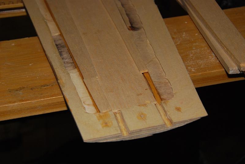 DSC_0057.JPG - Detail of the keel fin tip, showing the cutaways for the 2 steel rods.