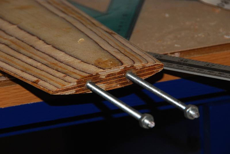 DSC_0005.JPG - the keel fin tip.