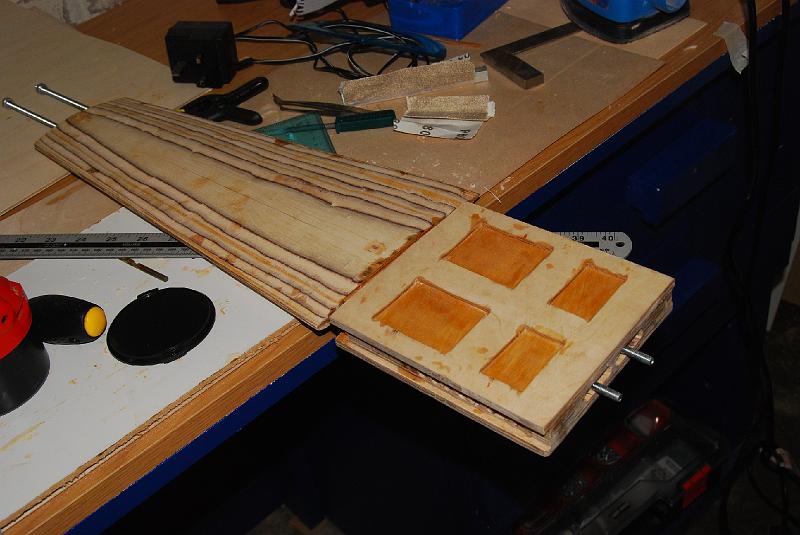 DSC_0008.JPG - the keel in position in the keel box